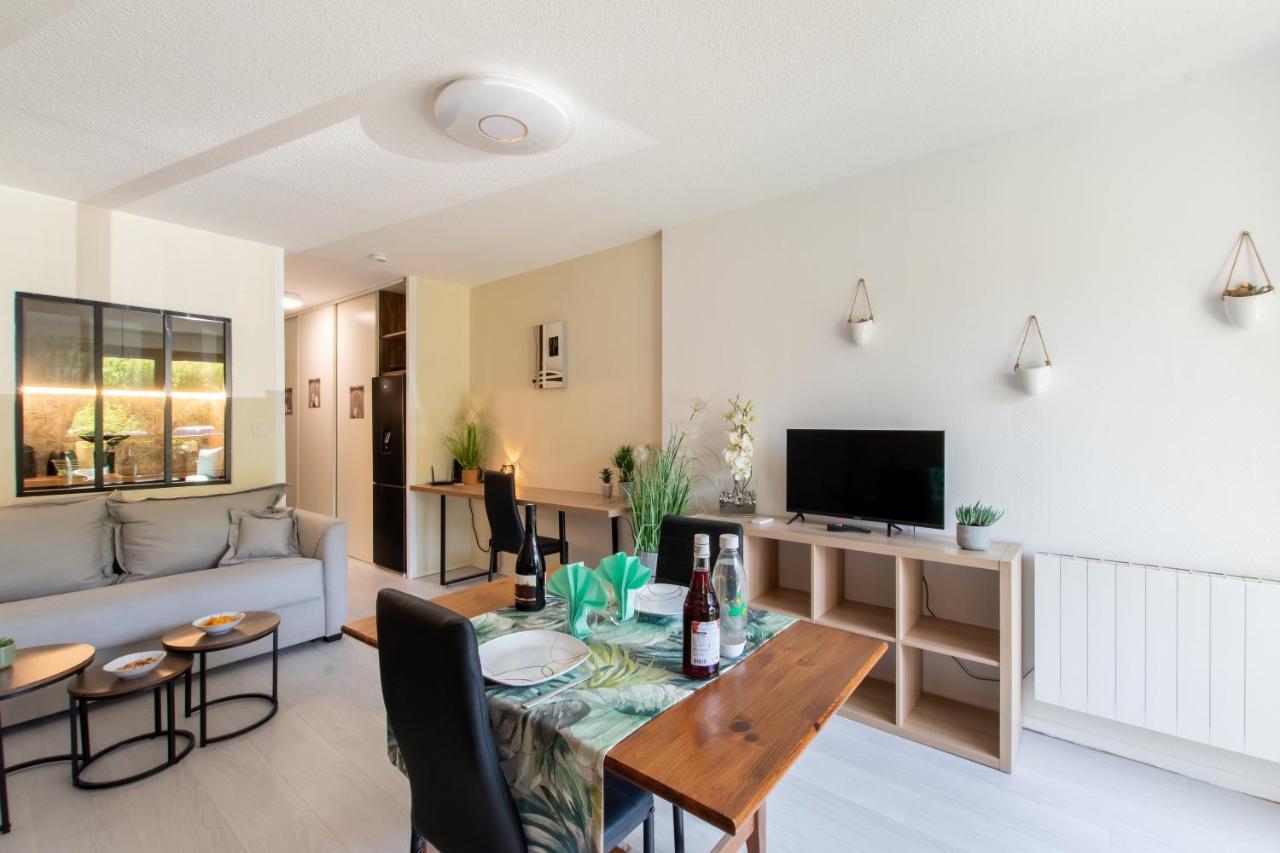 Apartamento Les Flamants Roses - Studio Avec Balcon Nimes Exterior foto